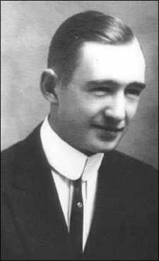 (Rupert Gale)