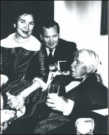 (Poet Carl Sandburg with the Newbergs)