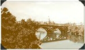 (Des Moines bridge)