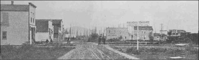 (Railroad crossing Burlington 1902)